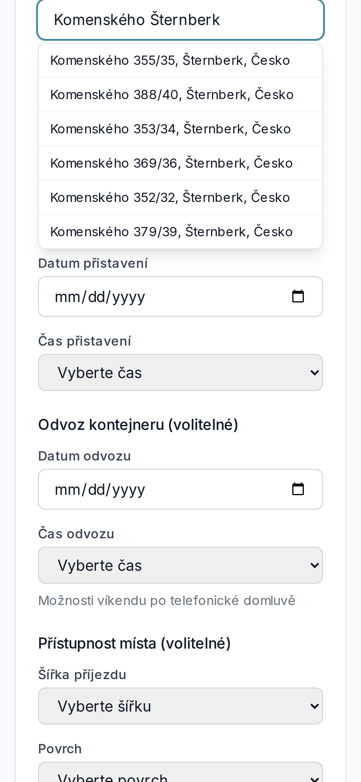 Krok 2 průvodce na mobilu: našeptávání adresy při psaní.